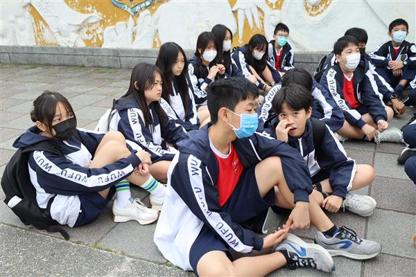 高雄市113學年度戶外教育學生場次 「有鳳來儀讀書樂、文創織品手作趣」